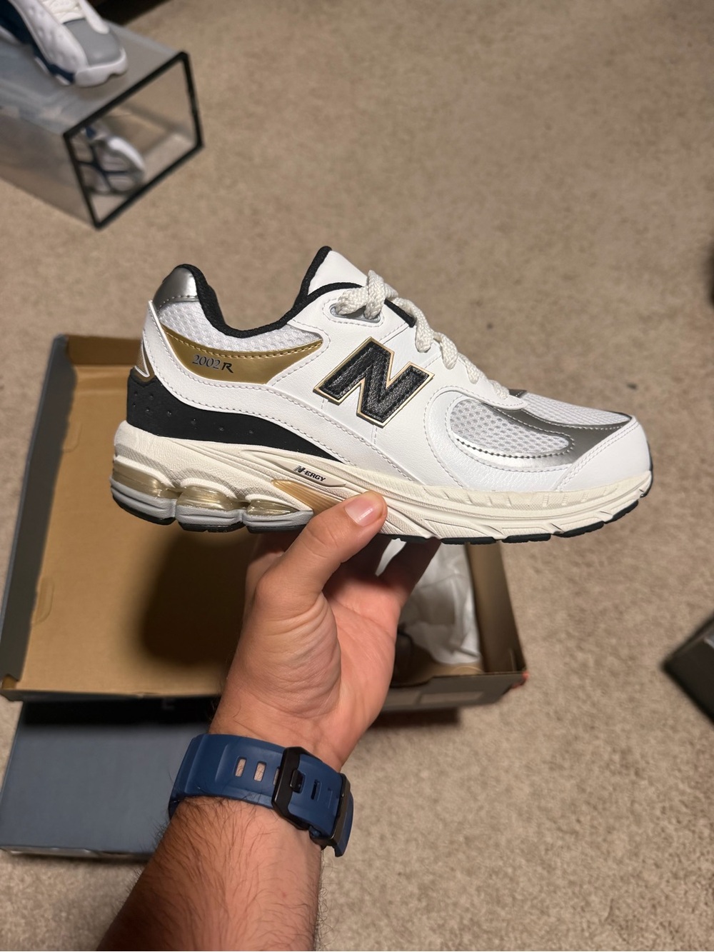 New Balance 2002R